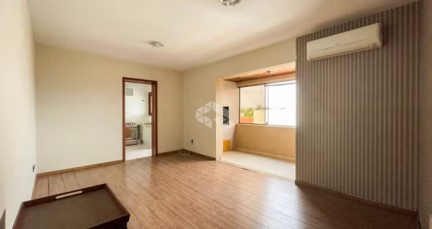 Apartamento espaçoso com 2 dormitórios, varanda equipada com churrasqueira em Porto Alegre