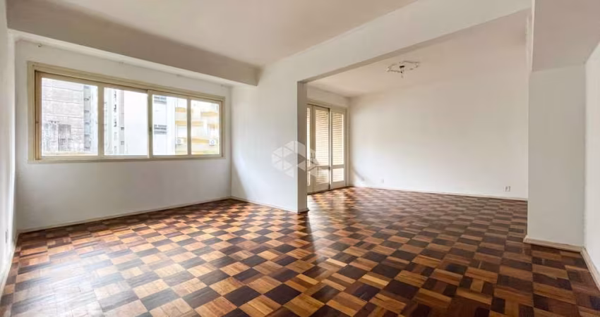 Apartamento com 3 quartos, localizado no Centro Histórico.