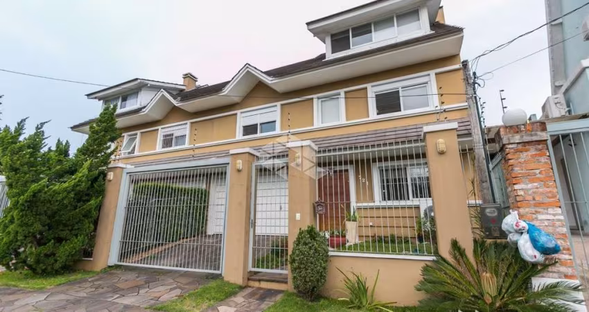 CASA, NA VILA ASSUNÇÃO! 3 dormitórios com 2 vagas de garagem