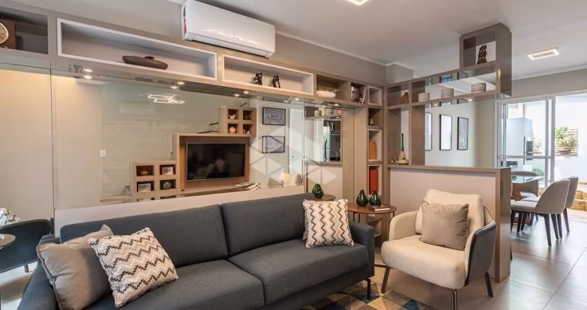 Casa Sobrado 2 quartos/dormitórios no bairro Vila Nova, em Porto Alegre