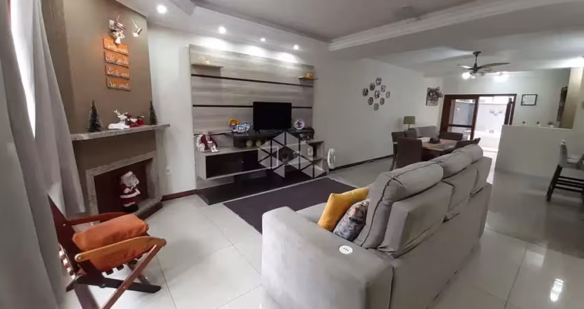 Casa com 3 dormitórios, 1 suíte master e vaga para 2 carros