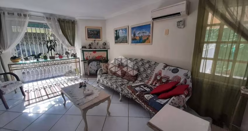Casa 3 dormitórios no Bairro Ipanema  em Porto Alegre