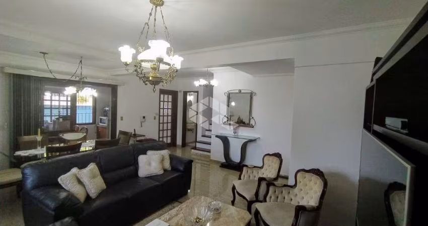 Casa em Ipanema, 3 dormitórios, 1 suíte, no bairro Ipanema.