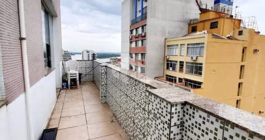 Apartamento de 2 dormitórios com sacada e vista para o Guaíba no Centro Histórico