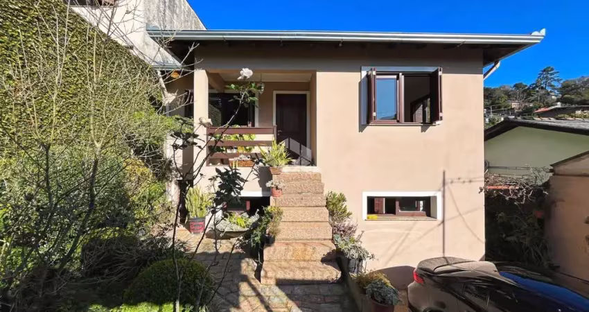Casa com 4 quartos, piscina e churrasqueira na zona sul de porto alegre