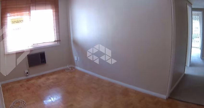 Apartamento de 2 dormitórios, sacada, 2 banheiros e vaga escriturada no bairro Menino Deus