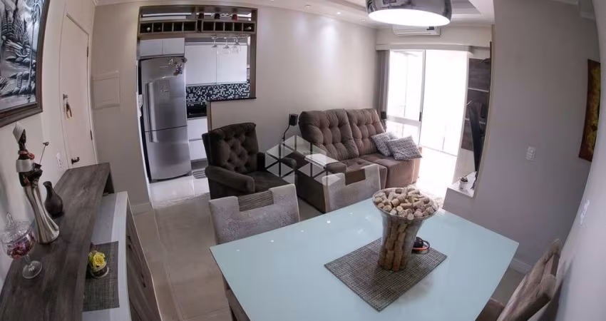 Espetacular e impecável apartamento com 2 dormitórios, sacada com churrasqueira, andar alto, sol, vista, móveis sob medida, vaga e infra completa
