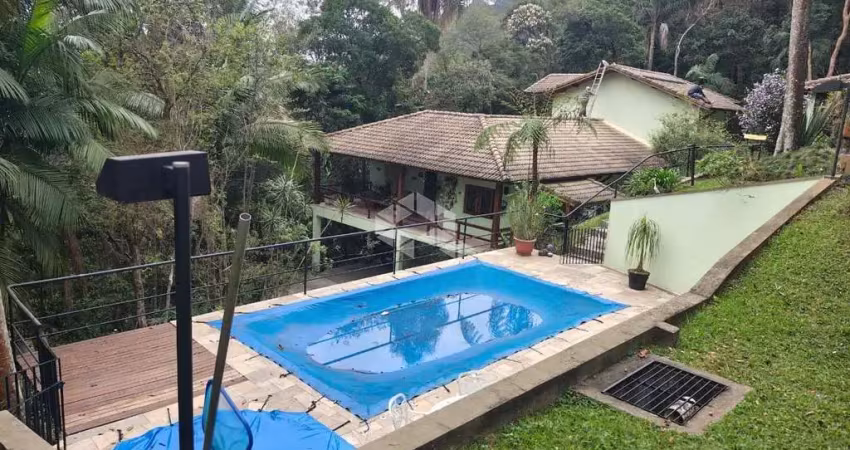 Vendo casa em condomínio 4000m² 4 suítes 6 vagas condomínio iolanda taboão da serra - sp
