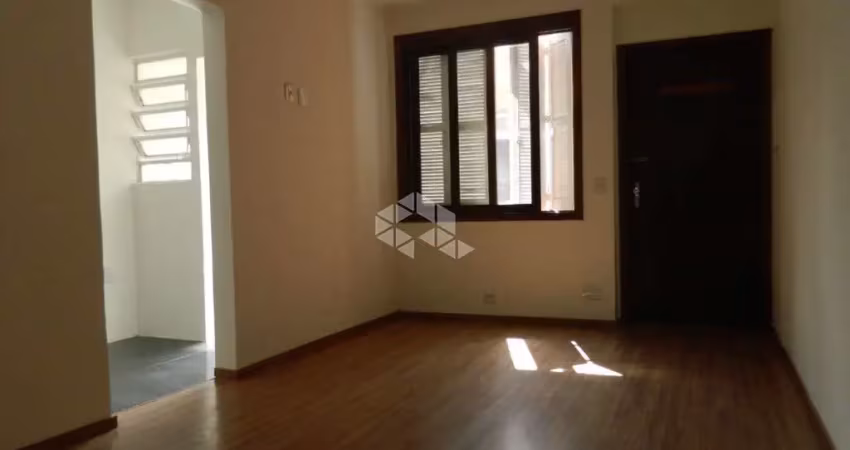 Apartamento completamente reformado com 1 dormitório no azenha.