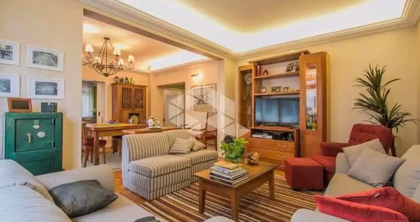 Apartamento, 4 dormitórios, suíte, sacada, churrasqueira, bairro Bom Fim.