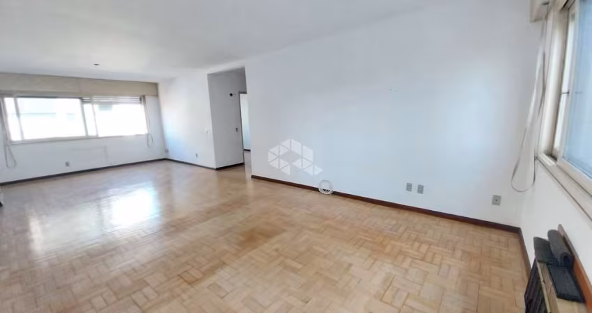 Apartamento de 3 dormitórios, 2 suitea no Bairro Petrópolis