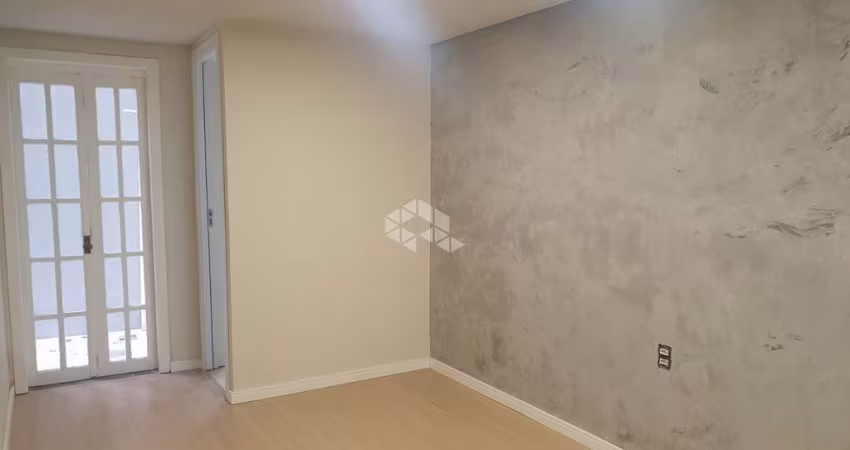 Apartamento,1 dormitório e pátio próximo do Hospital Moinhos de Vento.