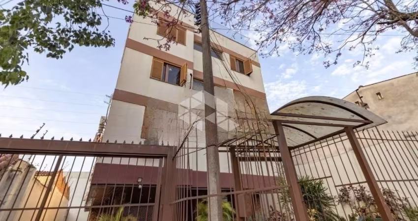 Cobertura de 2 dormitórios, com vaga de garagem no Bairro Santana.