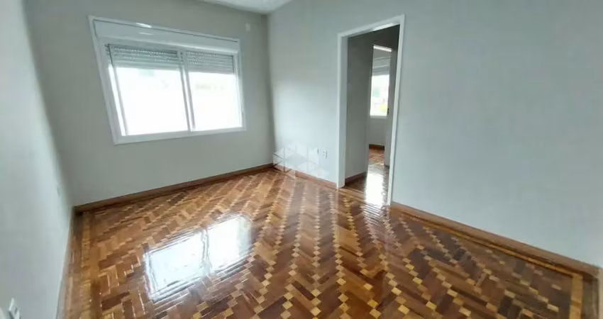 Apartamento todo reformado,2 dormitórios no bairro santa cecília.