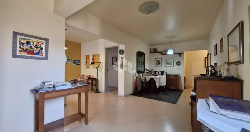 Apartamento de 3 dormitórios com vaga coberta e dependência bairro floresta