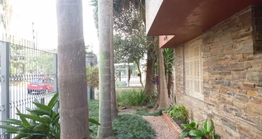 Apartamento 1 dormitório terreo frente na lavras, living, banheiro social.
