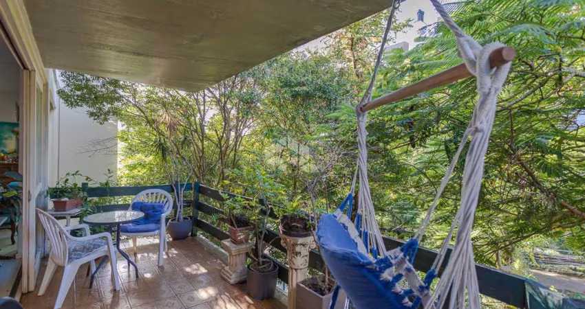Apartamento 3 dormitórios com sacada no Petrópolis