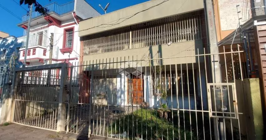 Casa de 3 dormitórios sendo 1 suite com 2 vagas de garagem coberta
