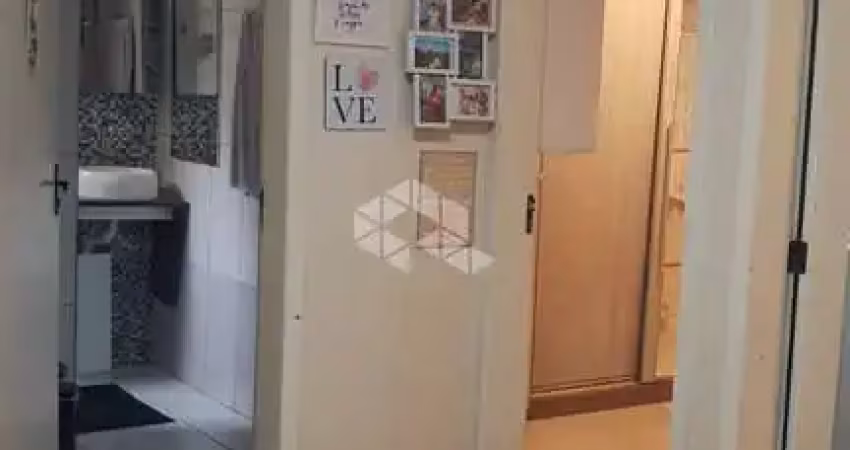 Apartamento terreo de 2 dormitorios e uma vaga de garagem