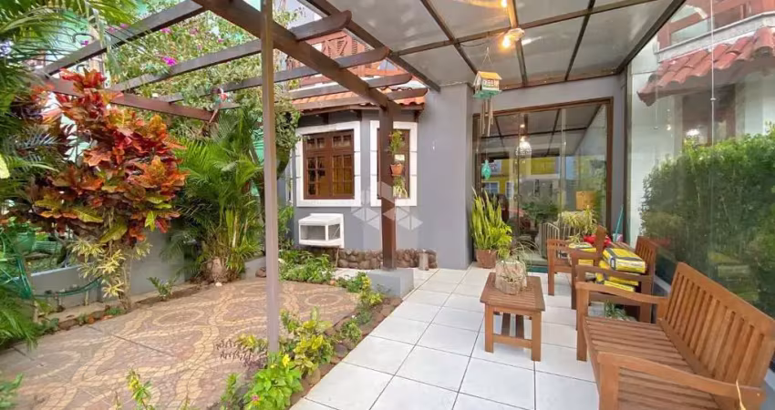 Casa em condomínio no bairro guarujá em porto alegre de 3 dormitórios e 2 vagas