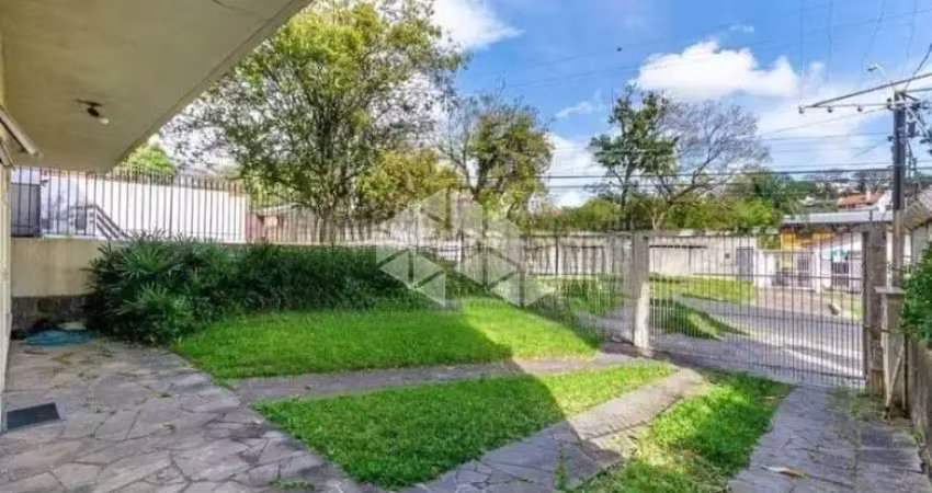 Casa 3 dormitórios sendo 1 suíte, 3 vagas de garagem no bairro chácara das pedras.