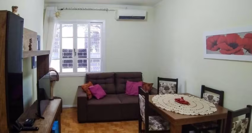Apartamento térreo elevado, 2 dormitórios,, 59 m², no Centro Histórico - Porto Alegre