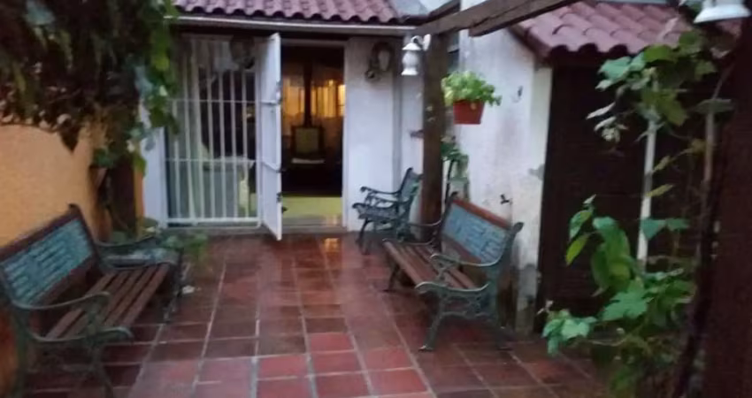 Casa com 5 quartos à venda na Rua Bernardo Pires, 486, Santana, Porto Alegre