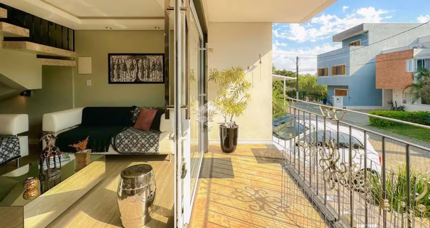 Casa em condomínio com 03 dormitórios e 04 vagas!