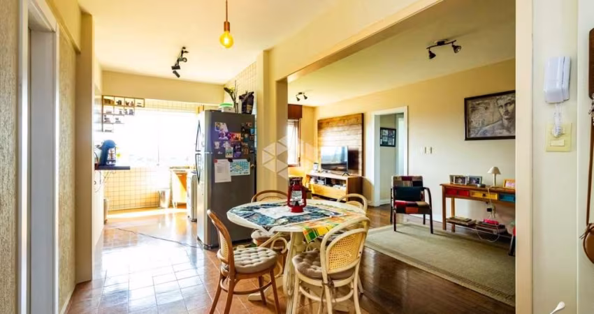Apartamento de ampla metragem e vaga no  bairro Três Figueiras!