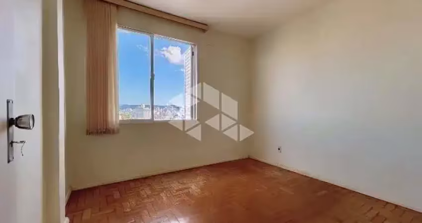 Apartamento de 2 quartos com 1 vaga de garagem no bairro cidade baixa em porto alegre/rs.