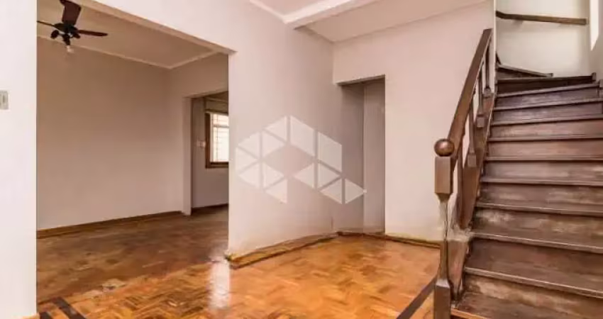 Casa com 3 quartos e 3 banheiros à venda, 171 m² na cidade baixa