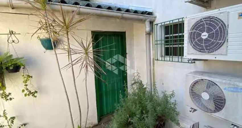 Casa comercial  com 3 salas, no bairro santa cecilia.