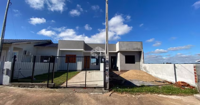 CASA GEMINADA COM EXCELENTE LOCALIZAÇÃO - 02 DORMITÓRIOS