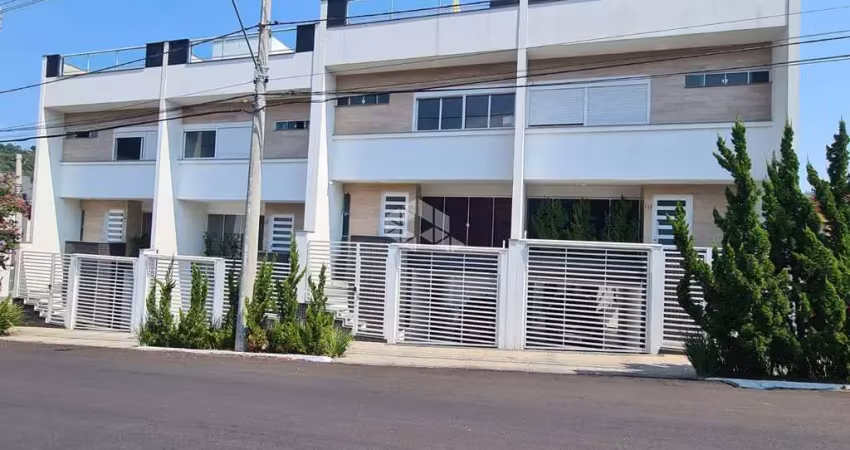 DUPLEX TRIPLEX COM PISCINA
