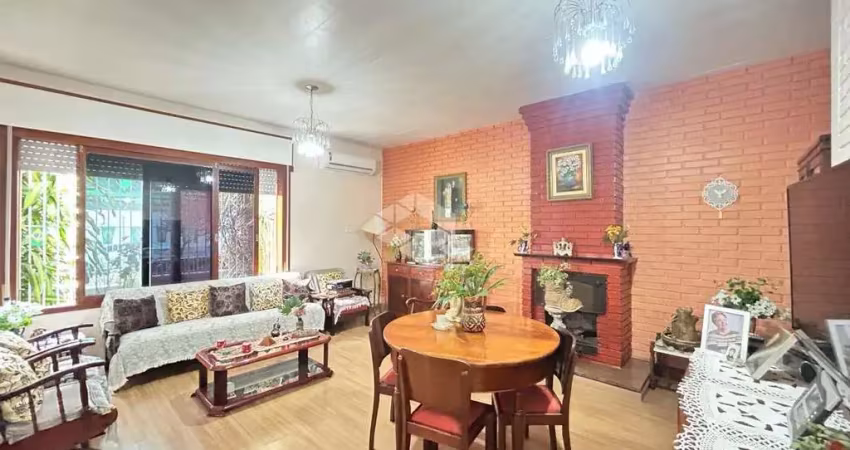 Casa de 3 dormitórios no Bairro Goiás.