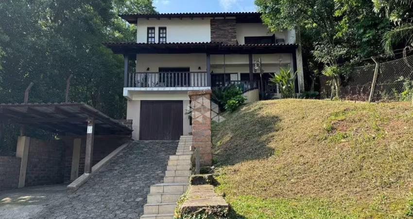 Casa com 3 dormitórios, sendo uma suite no bairro Santo Inácio!