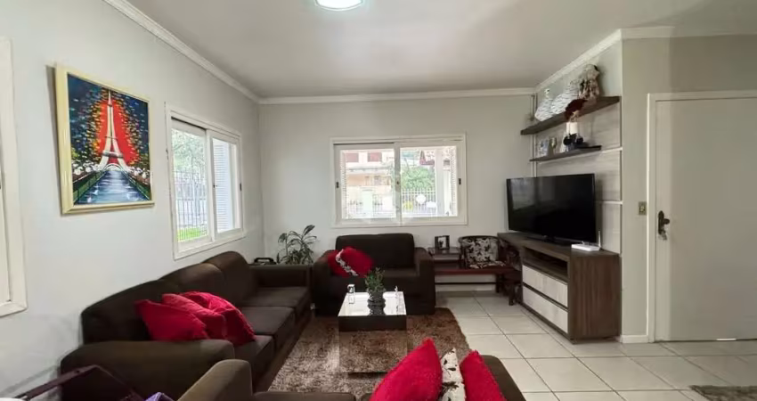 Casa com 4 dormitórios sendo 1 suite, no bairro santo inácio