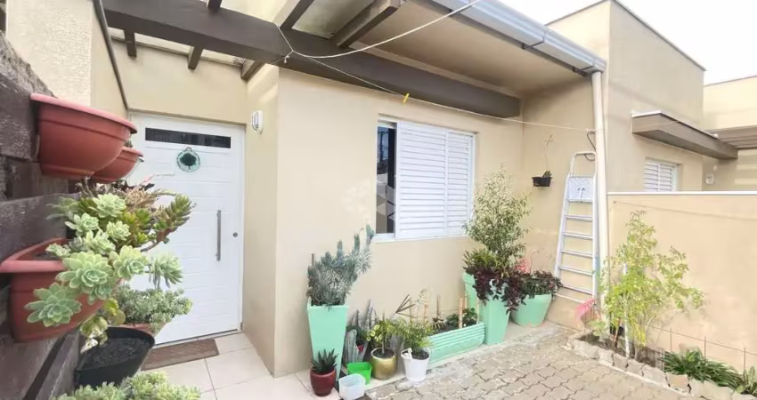 Exclusividade! casa geminada 01 dormitório na joão alves