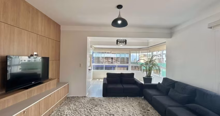 Apartamento 03 dormitórios mobiliado duas quadras do mar