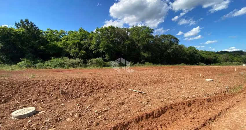 Terreno em residencial com acesso controlado em linha santa cruz