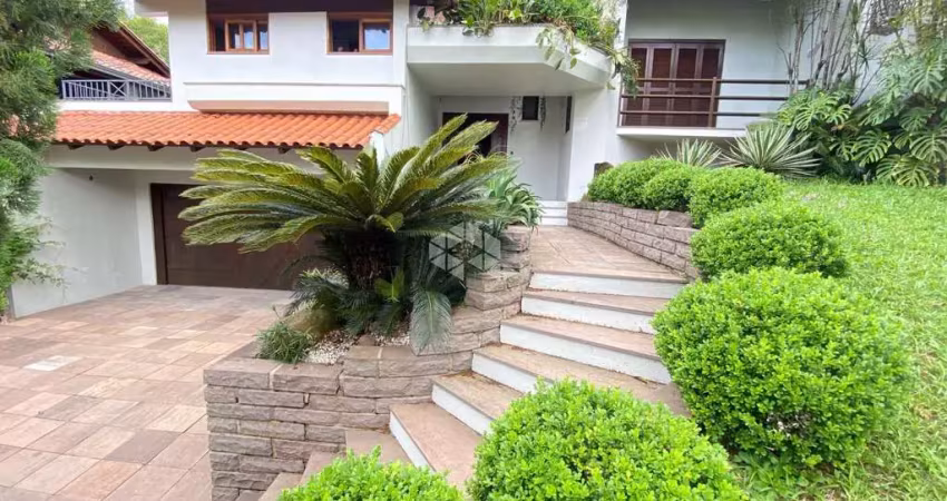 Casa semimobiliada com piscina e 05 dormitórios no higienópolis