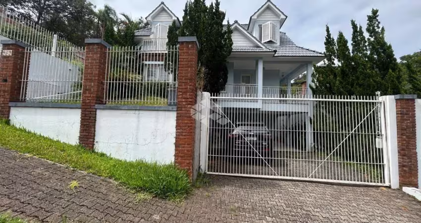 Casa de 3 dormitórios, com amplo pátio e piscina, no bairro higienópolis!