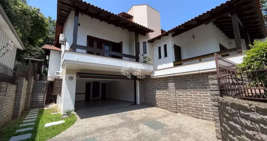 Casa com 3 dormitórios e pisicna no centro de santa cruz do sul