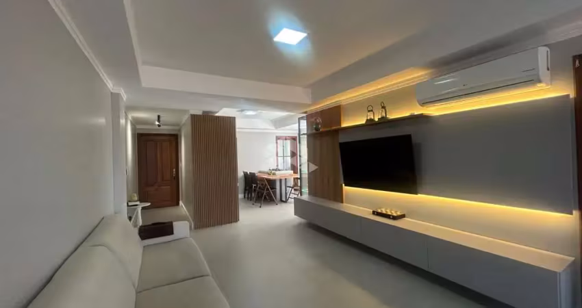 Apartamento central semimobiliado com 3 dormitórios!