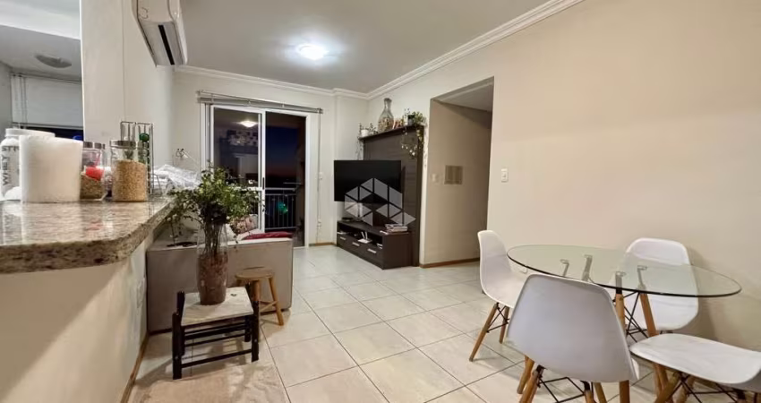 APARTAMENTO SEMIMOBILIADO COM 02 DORMITÓRIOS NO CENTRO