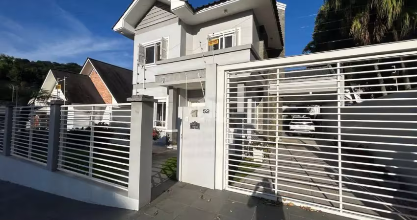 Casa mobiliada de 3 dormitórios e piscina no birro higienópolis!