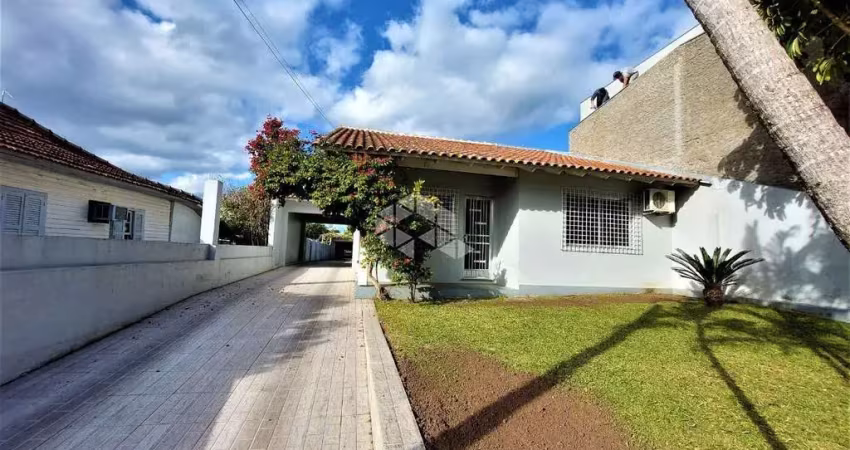 Casa de alvenaria 02 dormitórios e piscina no bairro goias