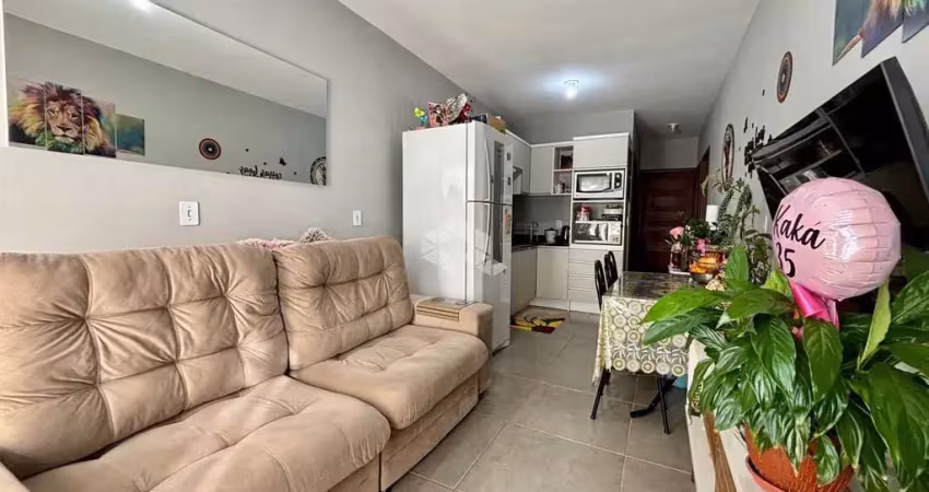 GEMINADO DE ESQUINA COM 02 DORMITÓRIOS E PISCINA