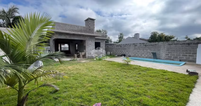 Casa em construção com 3 dormitórios e suíte em vera cruz.