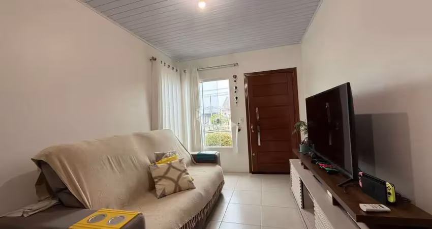 Casa 01 dormitório e amplo pátio no bairro joão alves